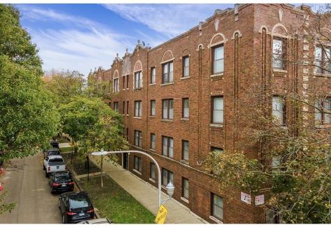 3325 North Lakewood Avenue Chicago IL 60657