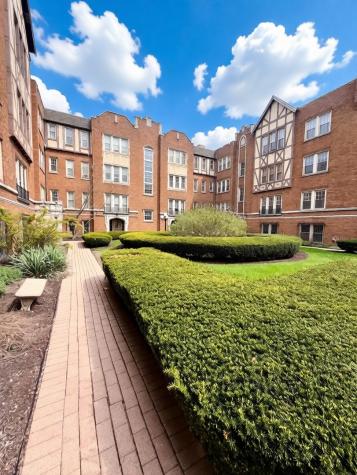 10913 South Longwood Drive Chicago IL 60643
