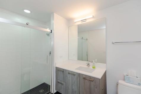 1714 West Roscoe Street Chicago IL 60657