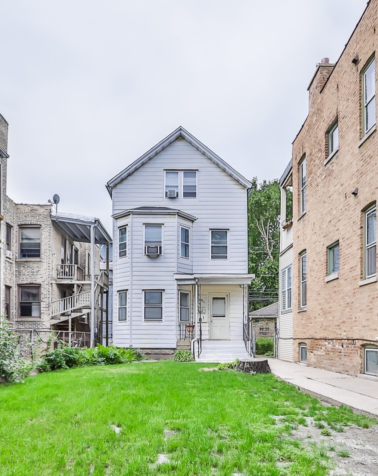 3238 North Southport Avenue Chicago IL 60657