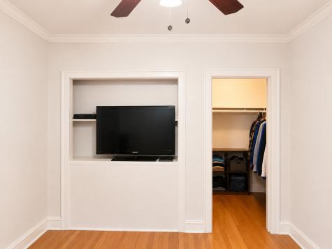 1635 West Morse Avenue Chicago IL 60626