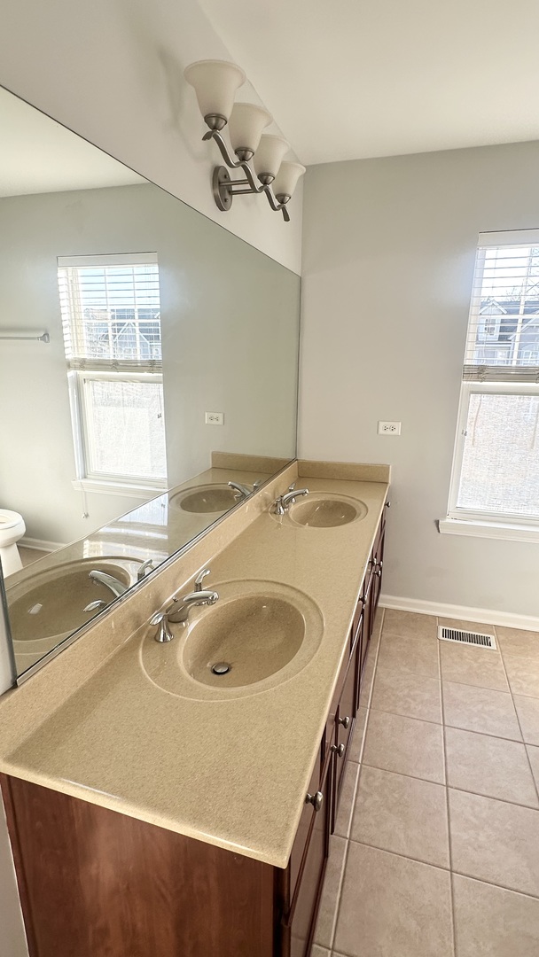 3364 Kentshire Circle Aurora IL 60504
