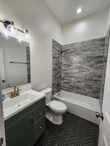 6321 South Eberhart Avenue Chicago IL 60637