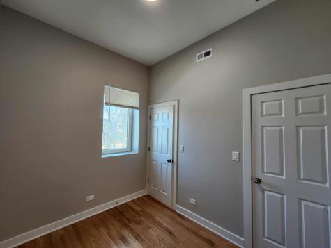 6321 South Eberhart Avenue Chicago IL 60637
