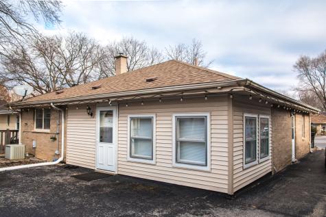 227 North Butterfield Road Libertyville IL 60048