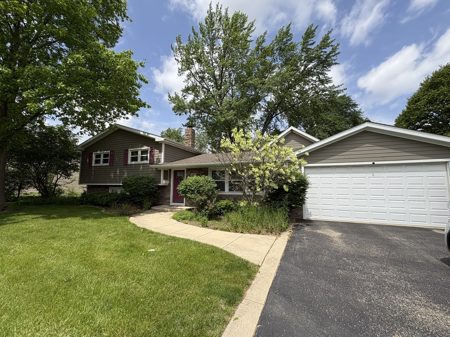 609 West Gartner Road Naperville IL 60540