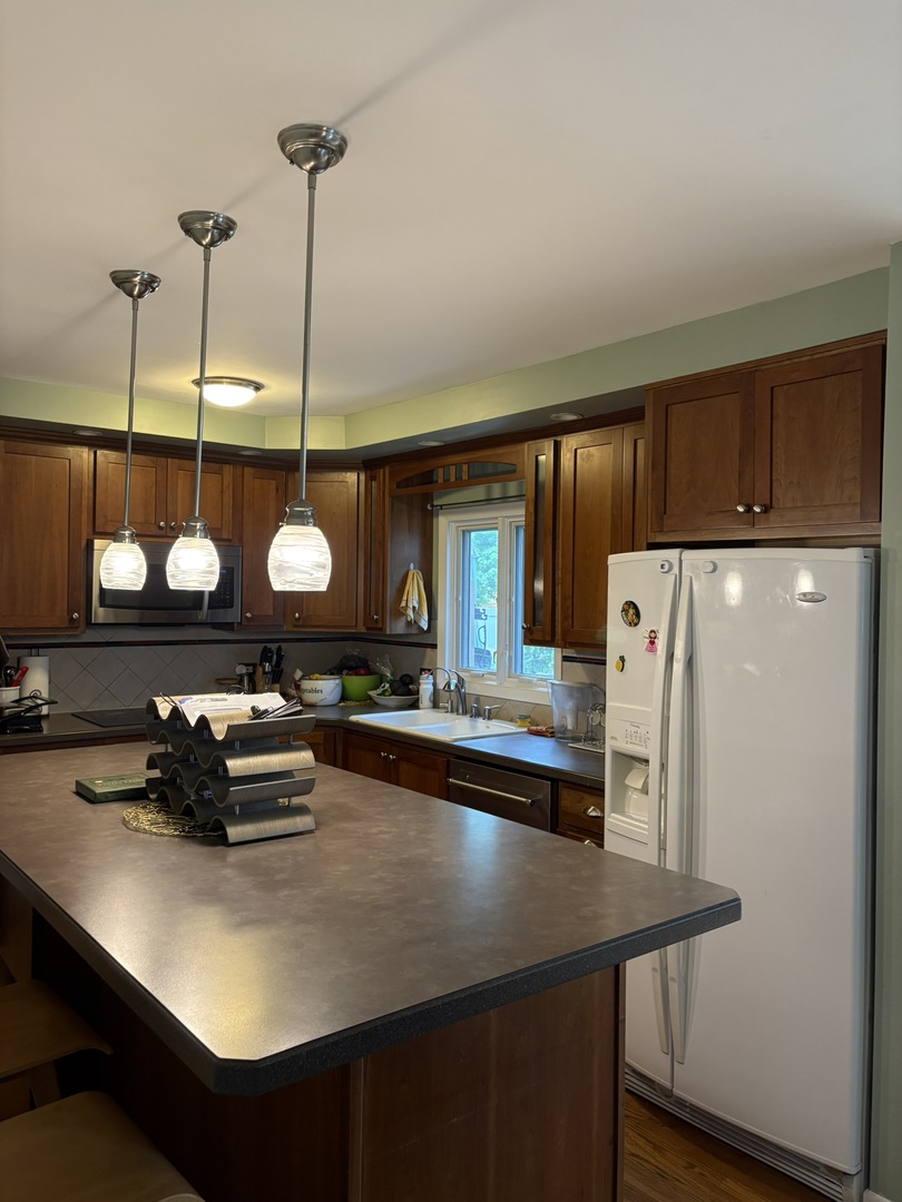 609 West Gartner Road Naperville IL 60540