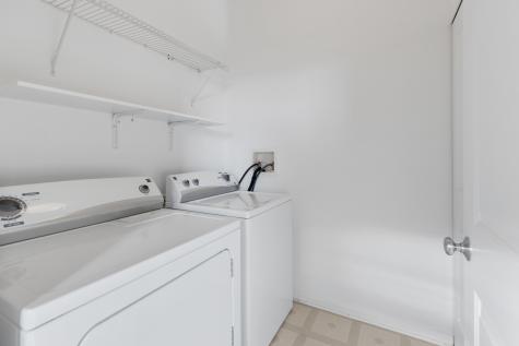 422 Grosvenor Lane Aurora IL 60504