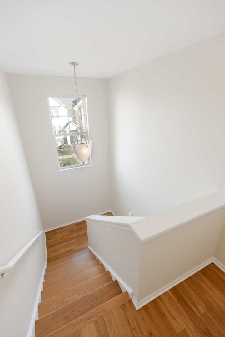 422 Grosvenor Lane Aurora IL 60504