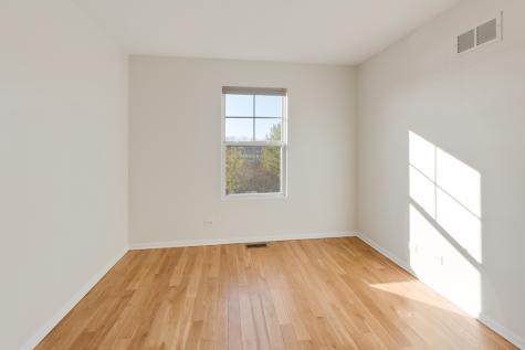 422 Grosvenor Lane Aurora IL 60504