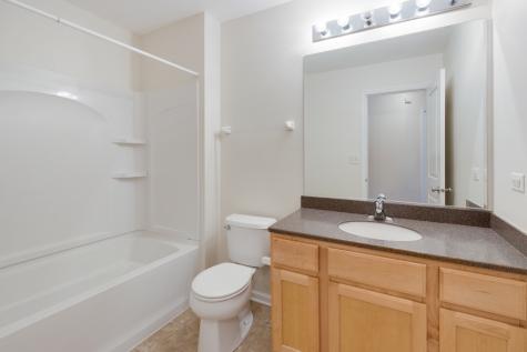 422 Grosvenor Lane Aurora IL 60504