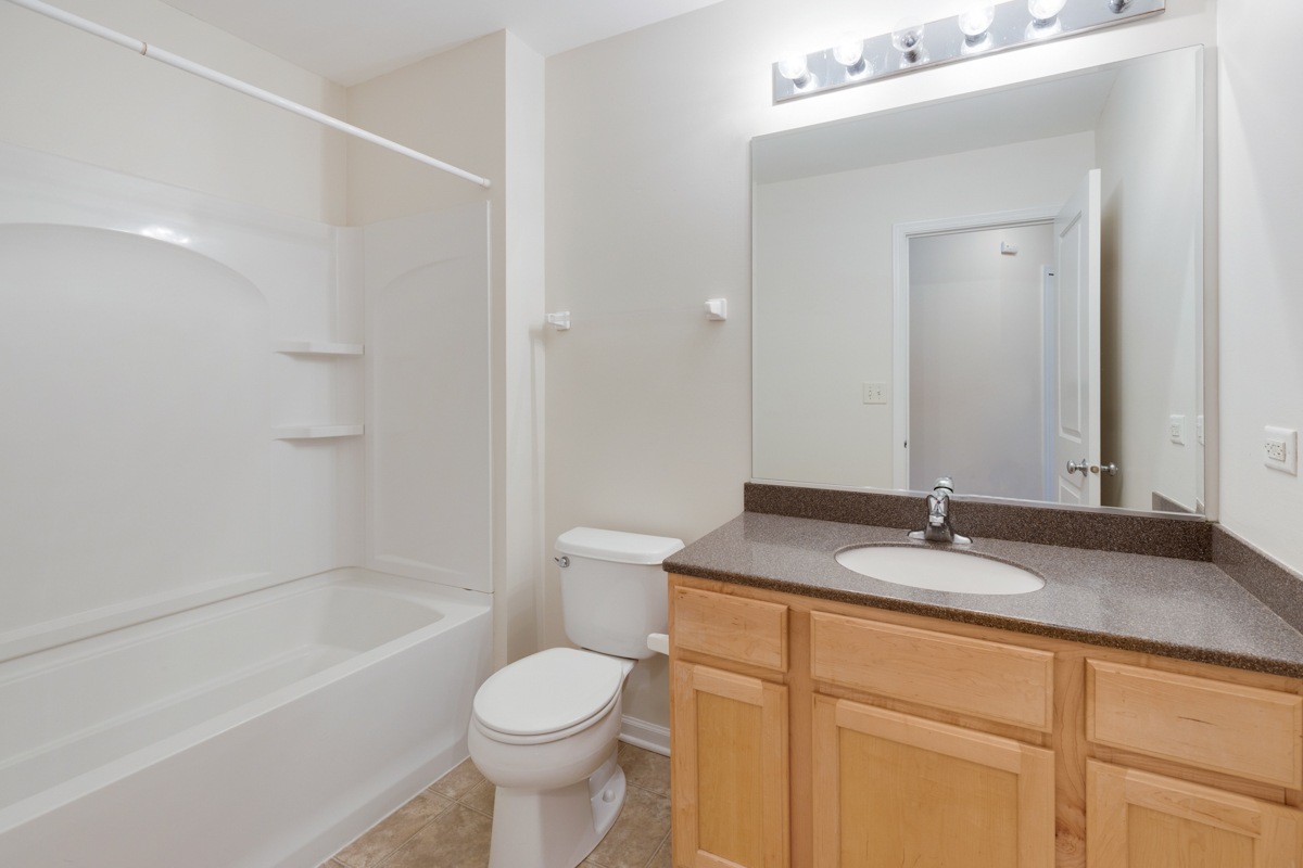 422 Grosvenor Lane Aurora IL 60504