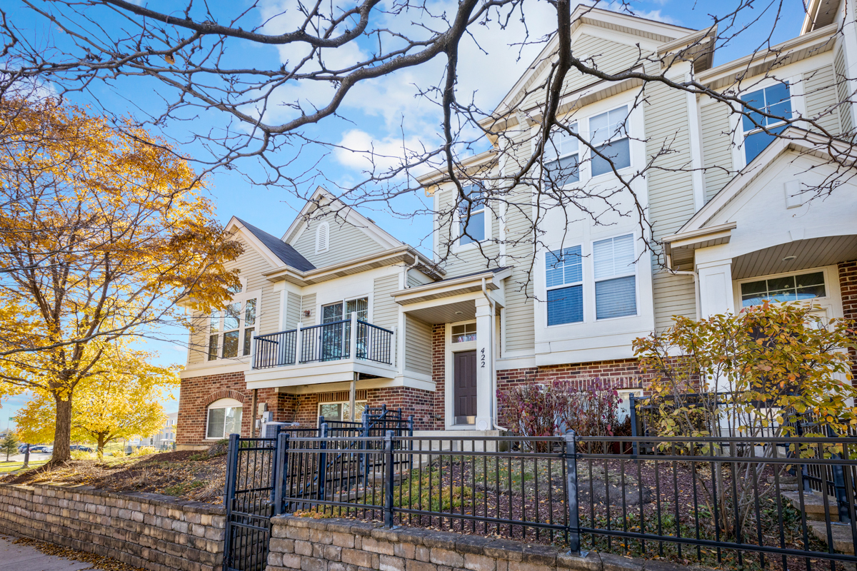 422 Grosvenor Lane Aurora IL 60504