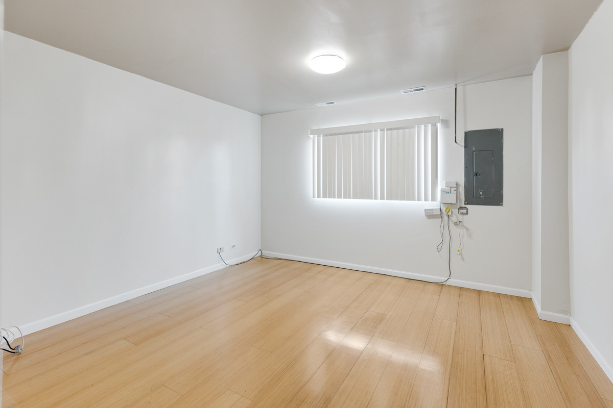 422 Grosvenor Lane Aurora IL 60504