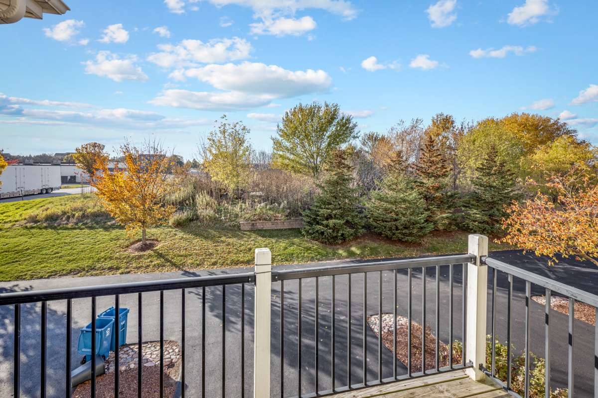 422 Grosvenor Lane Aurora IL 60504