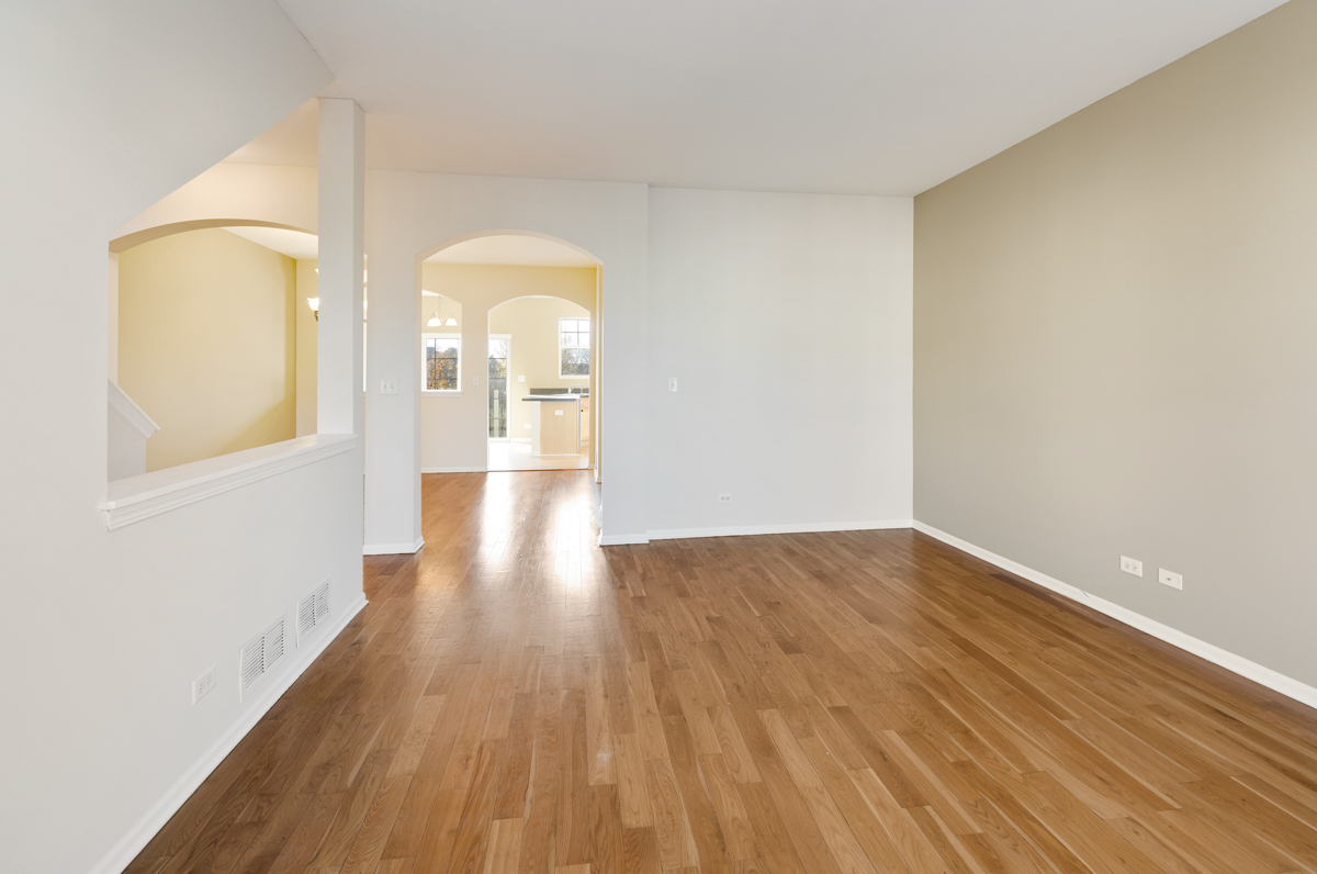 422 Grosvenor Lane Aurora IL 60504