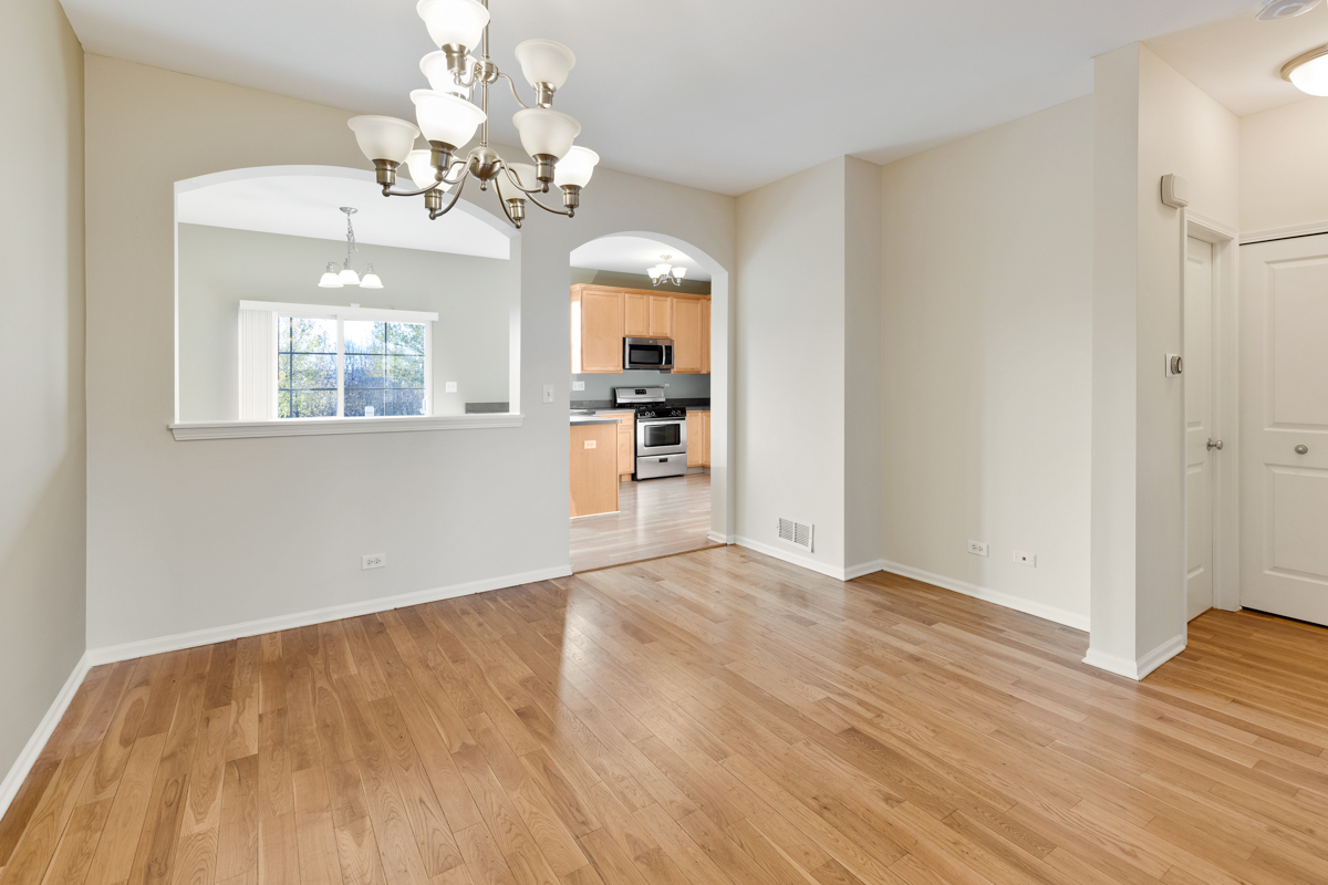 422 Grosvenor Lane Aurora IL 60504