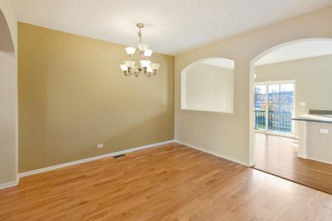422 Grosvenor Lane Aurora IL 60504