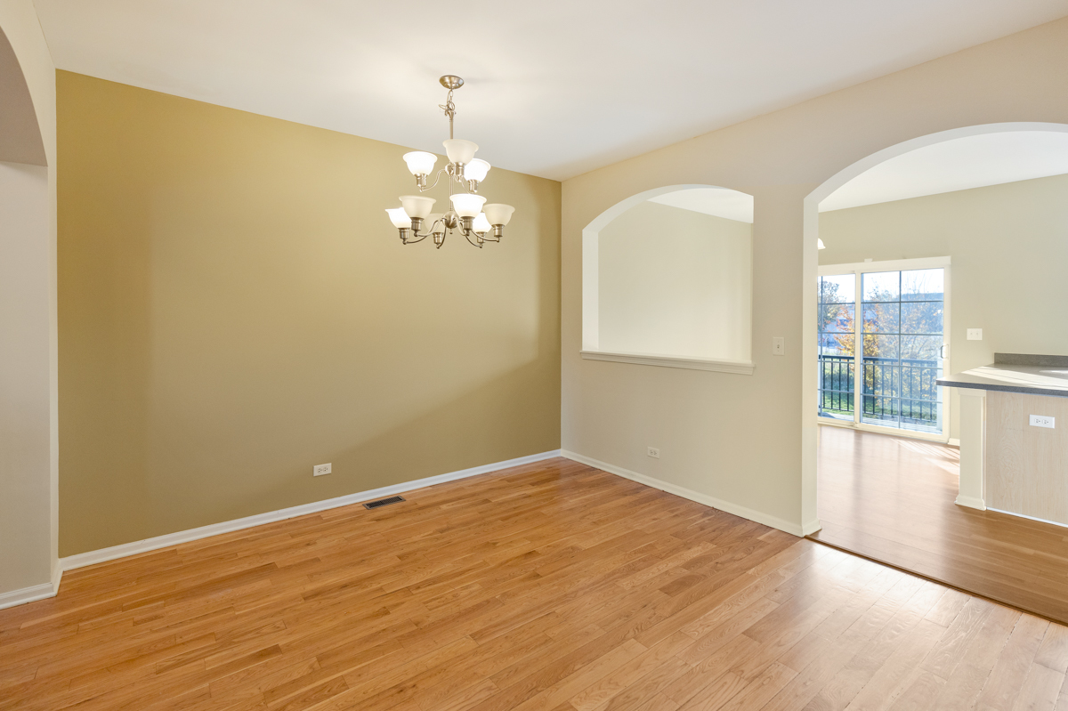 422 Grosvenor Lane Aurora IL 60504