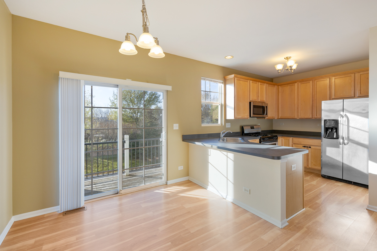422 Grosvenor Lane Aurora IL 60504