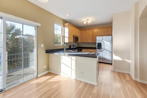 422 Grosvenor Lane Aurora IL 60504