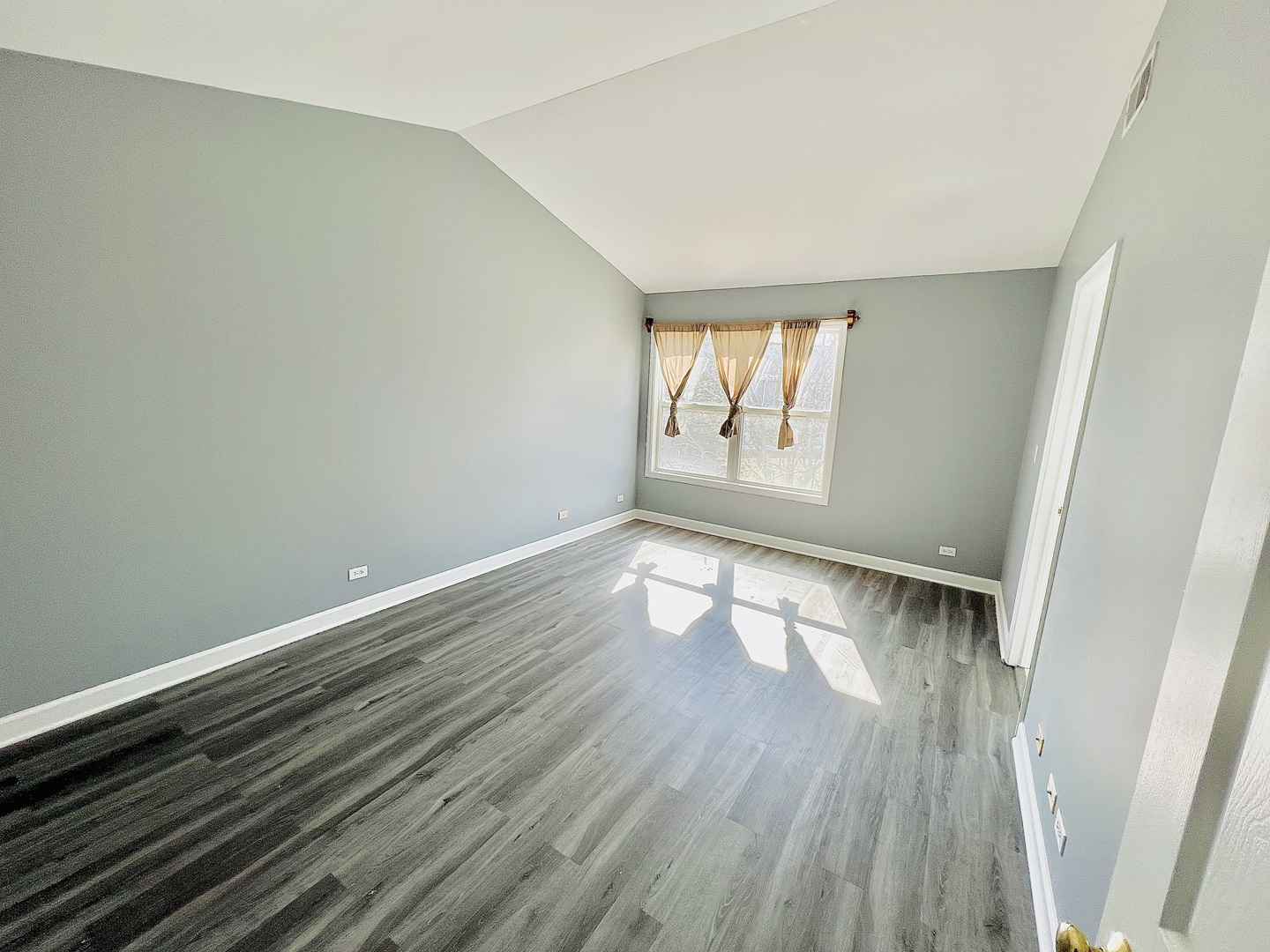 925 Sheridan Circle Naperville IL 60563