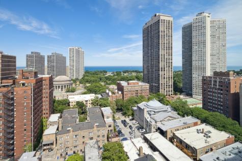 2728 North Hampden Court Chicago IL 60614
