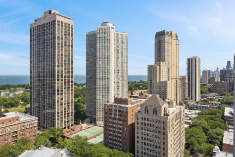 2728 North Hampden Court Chicago IL 60614