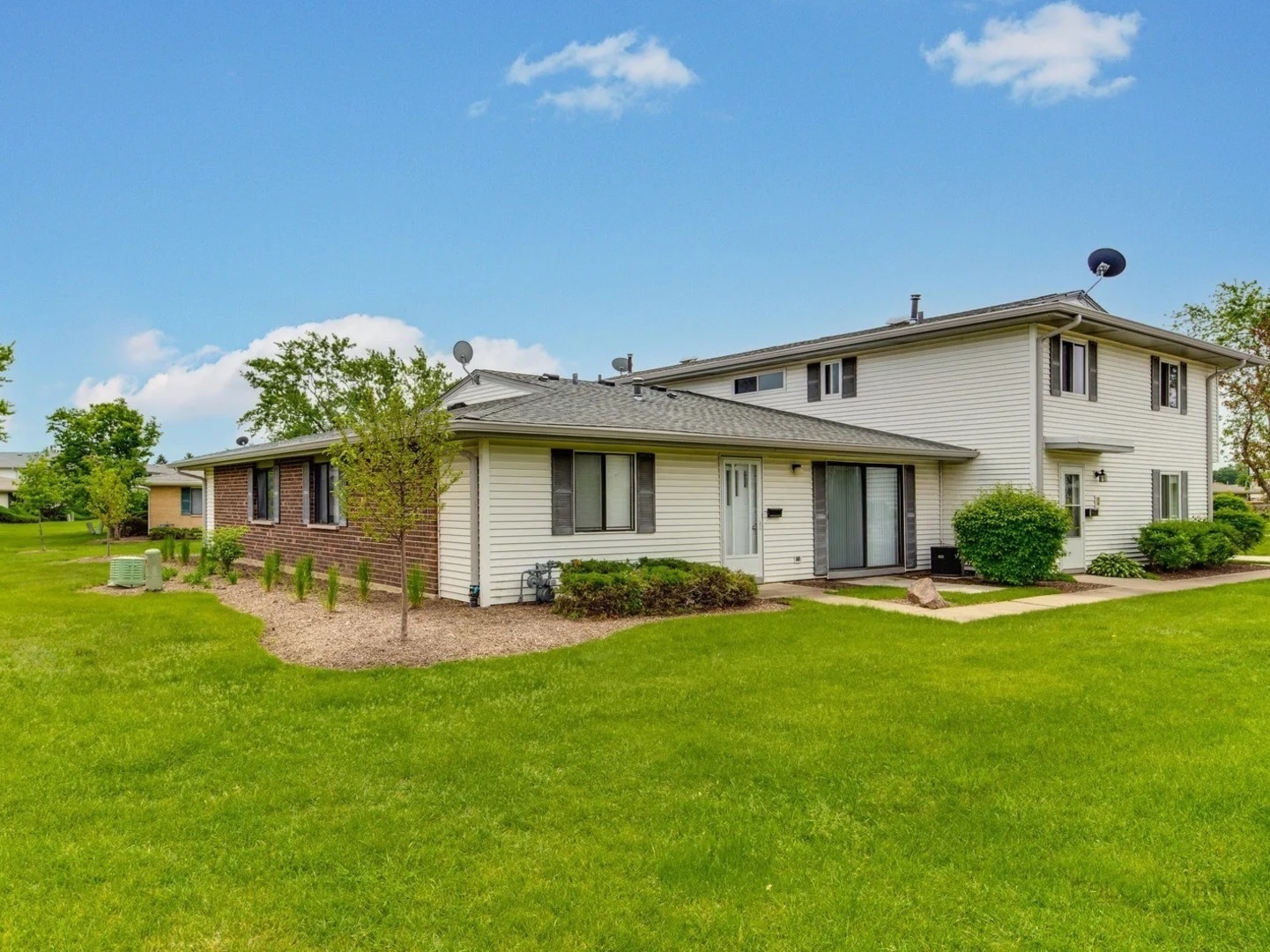 219 Kendrick Court Schaumburg IL 60194
