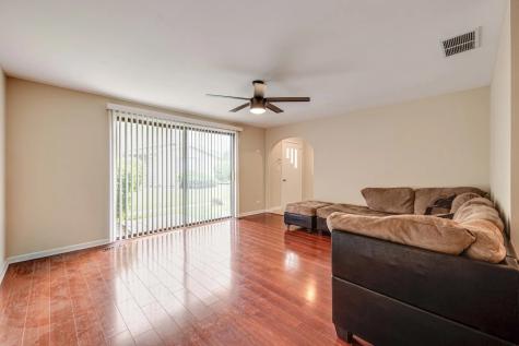 219 Kendrick Court Schaumburg IL 60194