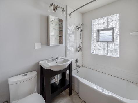 5156 West 63rd Place Chicago IL 60638