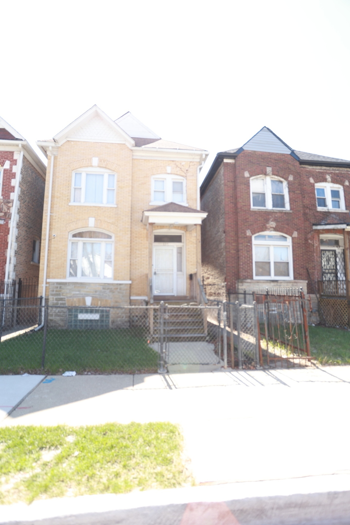 637 West 59th Street Chicago IL 60621
