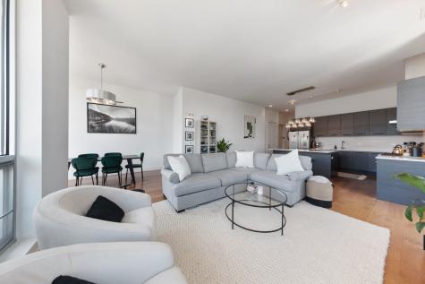 122 South Aberdeen Street Chicago IL 60607