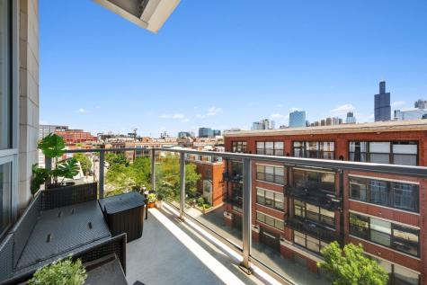 122 South Aberdeen Street Chicago IL 60607