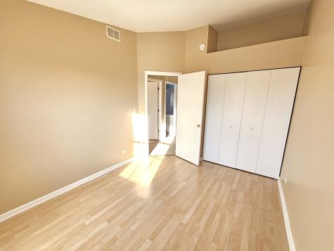 2315 North Meadows Lane Round Lake Beach IL 60073