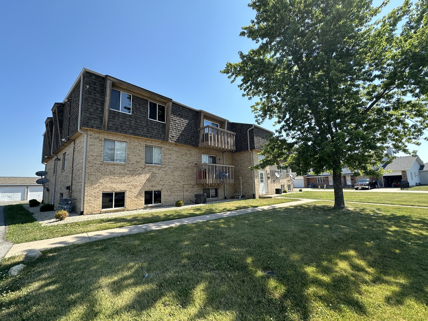 2390 Bicentennial Avenue Crest Hill IL 60403