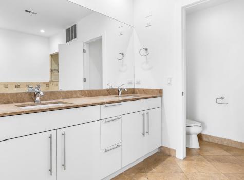 914 West Hubbard Street Chicago IL 60642