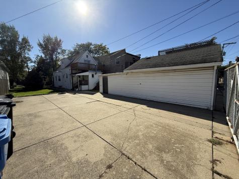 4844 West Montrose Avenue Chicago IL 60641