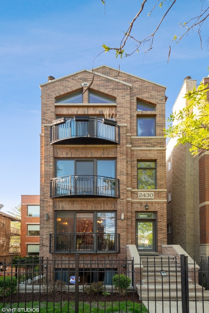 2430 West Iowa Street Chicago IL 60622