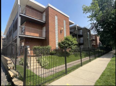 4537 North Dover Street Chicago IL 60640