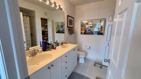 807 Davis Street Evanston IL 60201