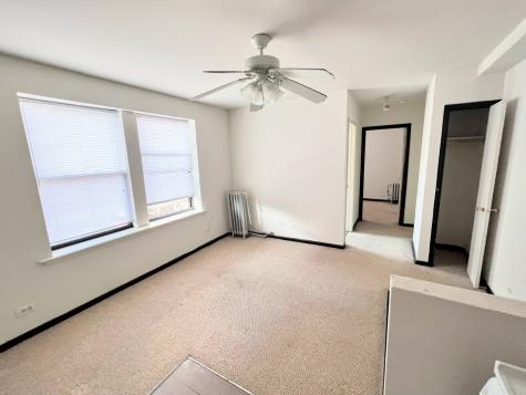 3933 North Clarendon Avenue Chicago IL 60613