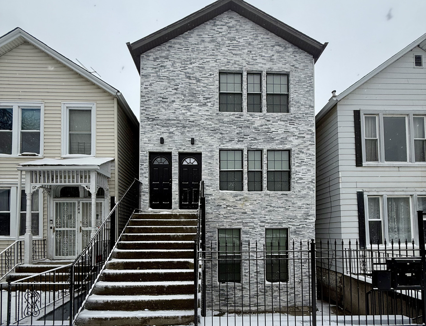 2702 South Union Avenue Chicago IL 60616