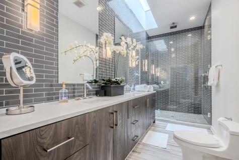 22 East Elm Street Chicago IL 60611