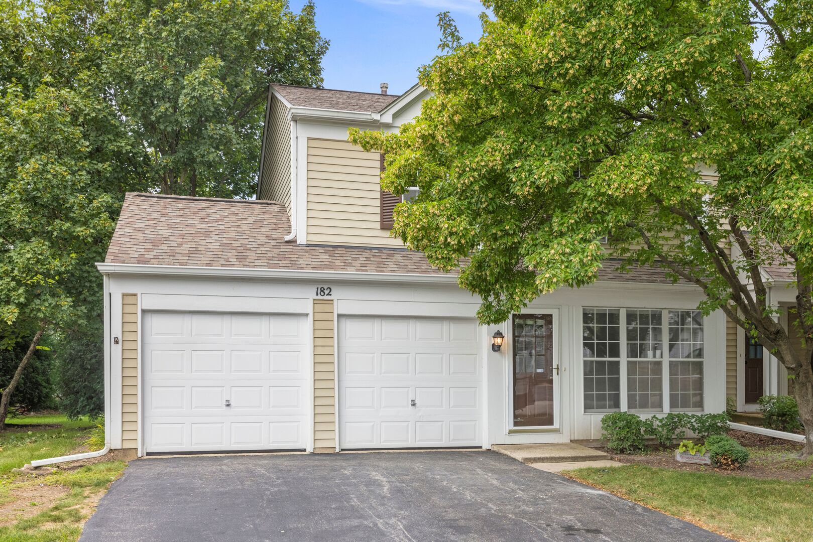 182 Half Moon Circle Aurora IL 60504