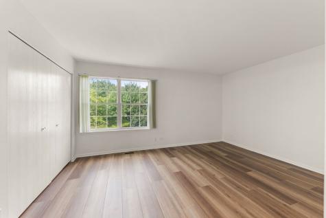 182 Half Moon Circle Aurora IL 60504