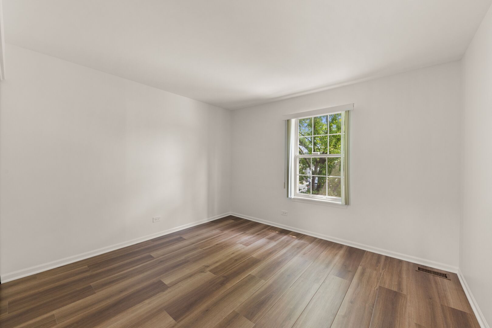 182 Half Moon Circle Aurora IL 60504