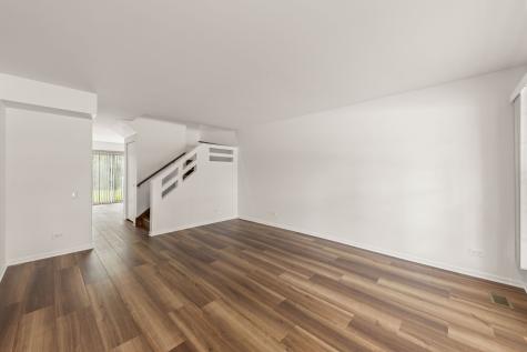 182 Half Moon Circle Aurora IL 60504