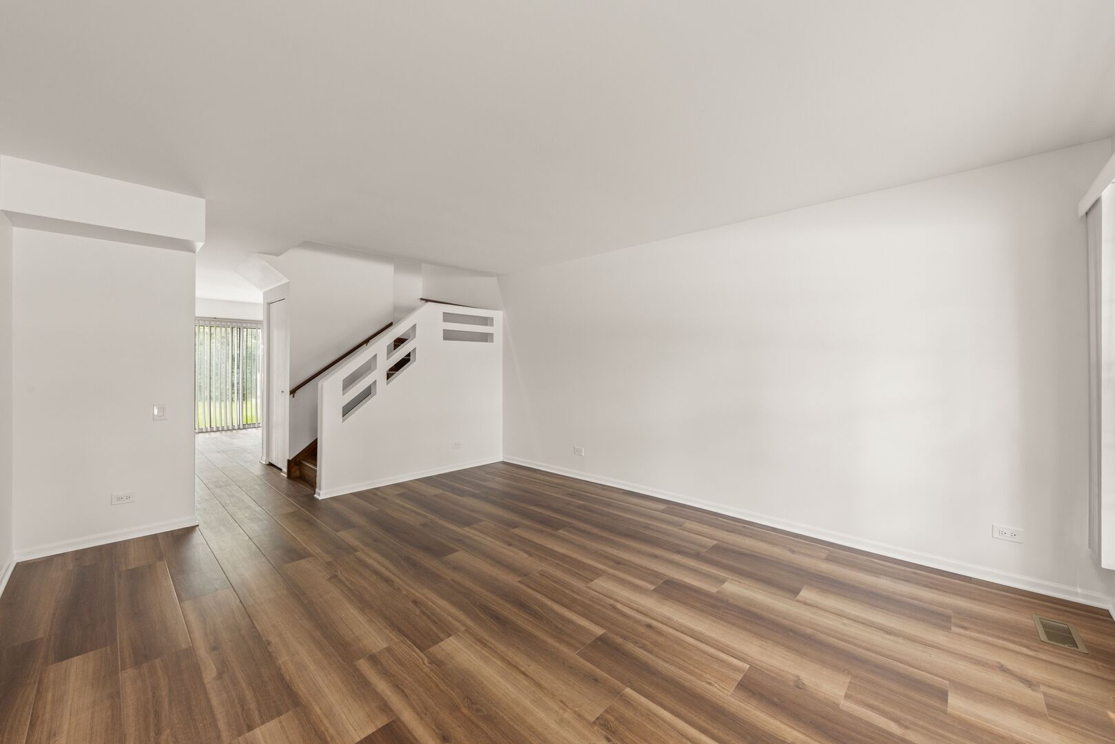 182 Half Moon Circle Aurora IL 60504