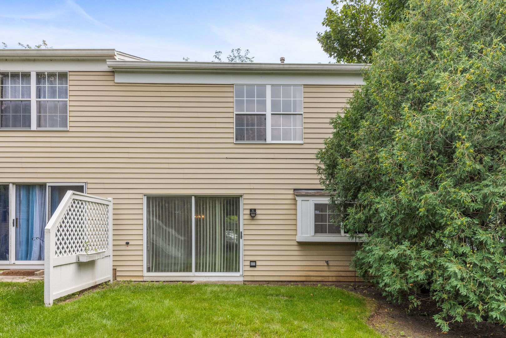 182 Half Moon Circle Aurora IL 60504